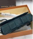 Сумка Bottega Veneta Padded Cassette Bag Dark green